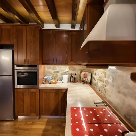 La De Rosses- Halkidiki Sana