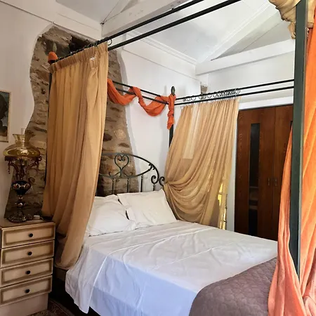 La De Rosses- Halkidiki * Sana